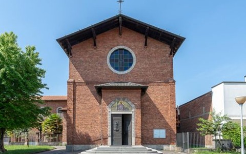 Furto in chiesa, rubati cinque calici