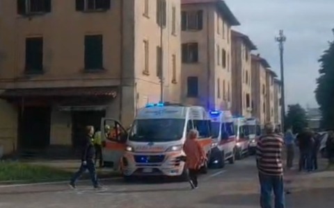 Incendio in appartamento, in sei finiscono in ospedale