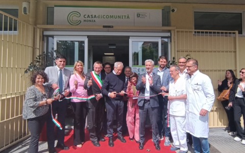 Taglio del nastro per la Casa di Comunità Luca della Robbia
