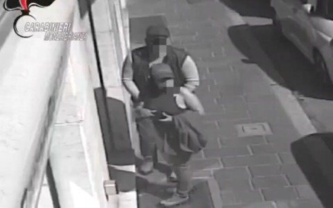Furti in appartamento e truffa della monetina: sgominata dai Carabinieri di Desio la banda criminale