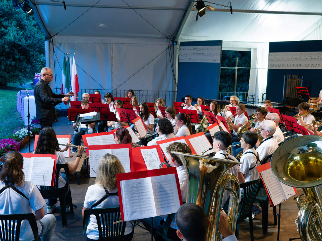 Scalda i motori il Festival Bandistico Internazionale, quattro giorni tra musica e spettacolo a Villa Filippini