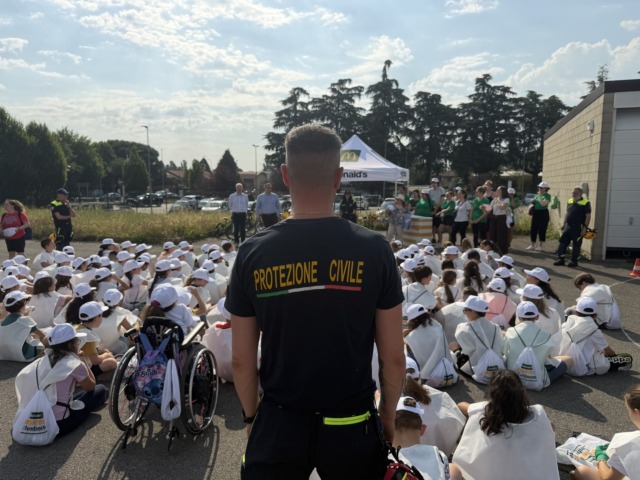 McDonald’s accanto alla Protezione Civile per la visita didattica delle elementari