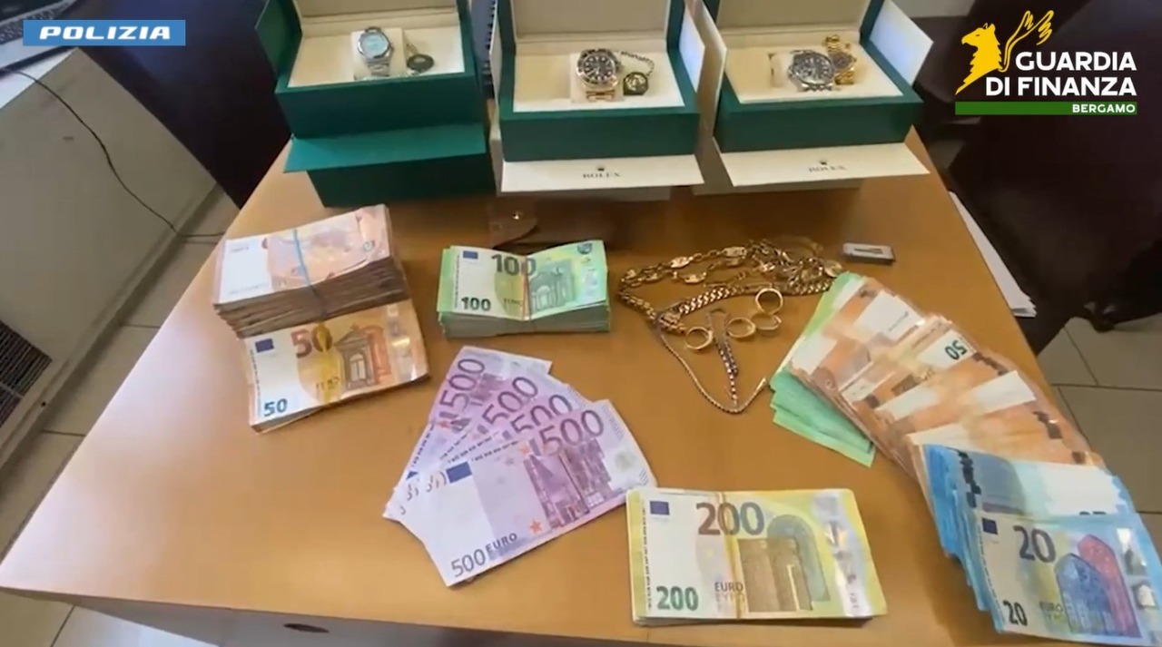 Truffe sugli investimenti e minacce: smantellata un’organizzazione criminale