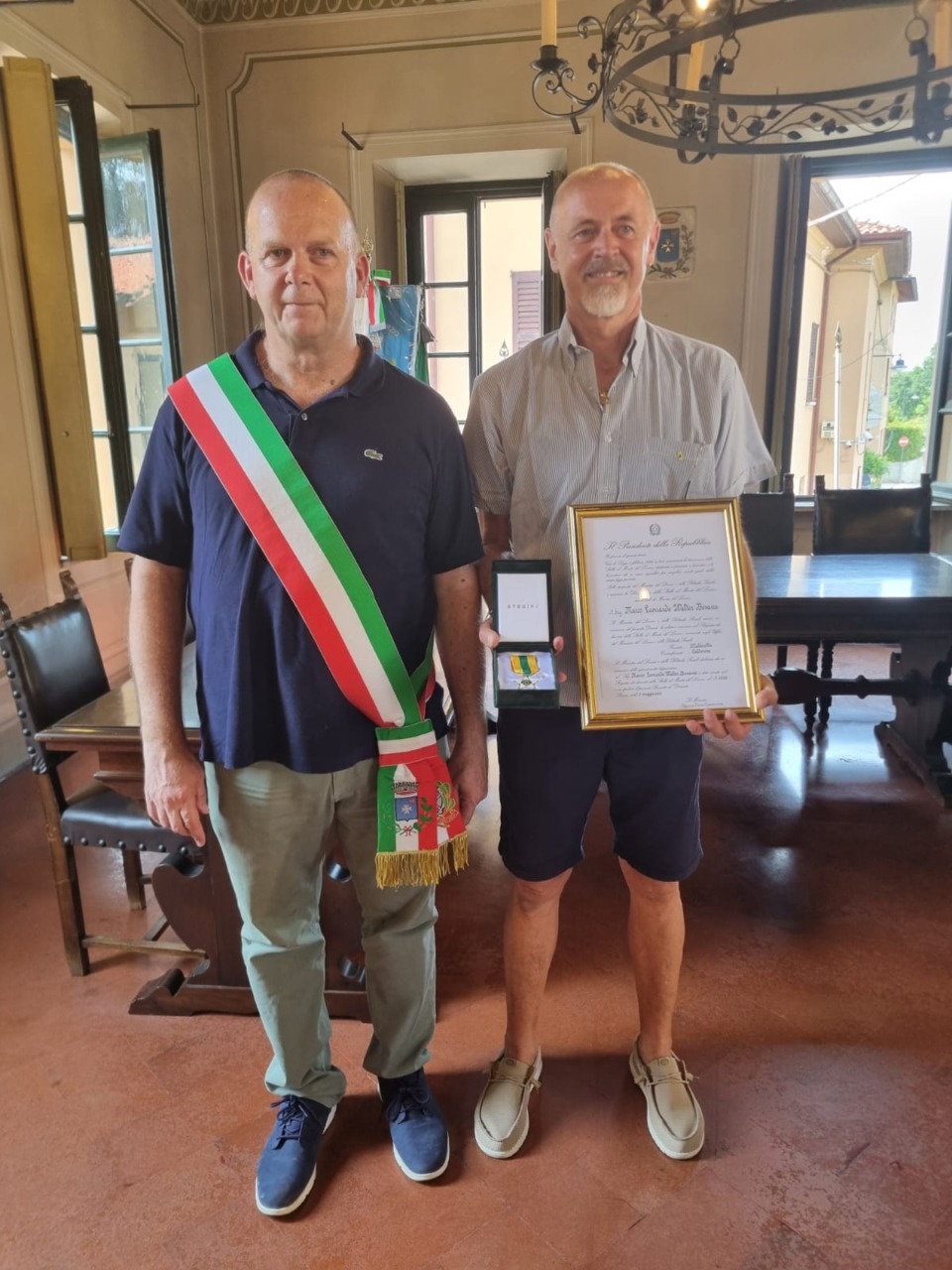 Aicurzio, il sindaco accoglie in Comune il neo Maestro del Lavoro
