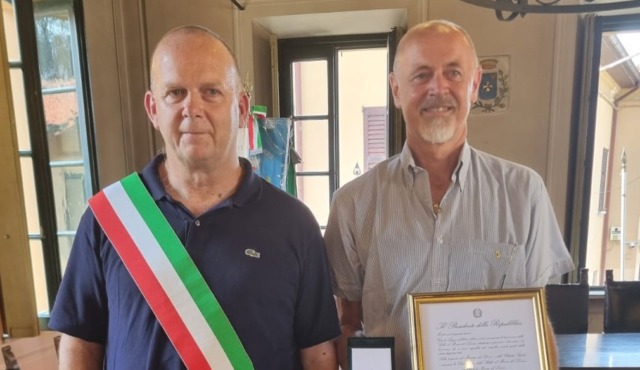 Aicurzio, il sindaco accoglie in Comune il neo Maestro del Lavoro