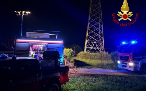 Incendio in un capanno, indagini in corso