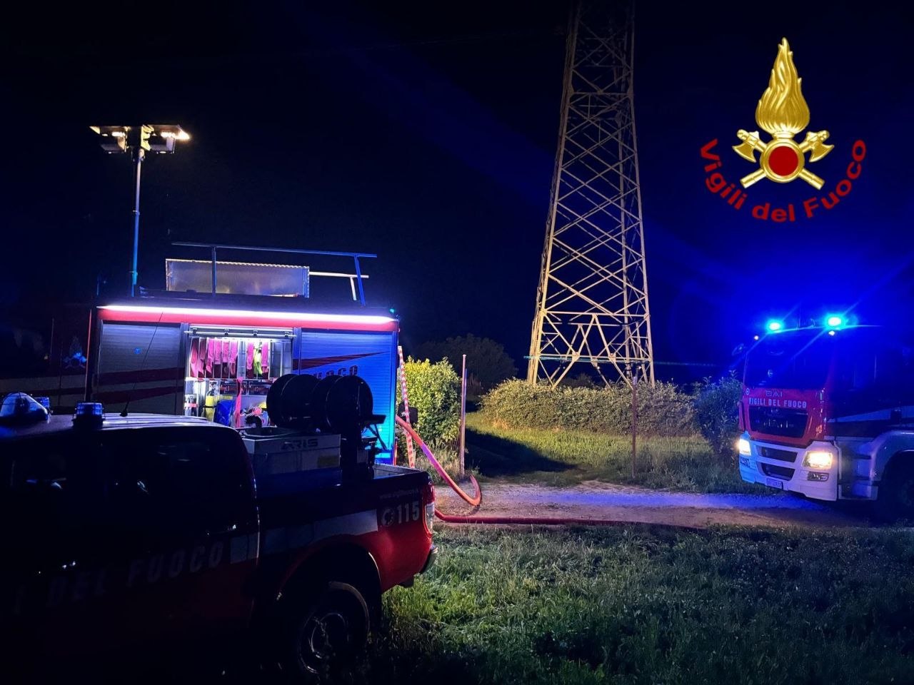 Incendio in un capanno, indagini in corso