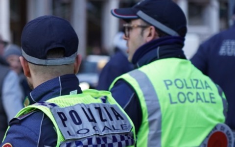 Alcolici a minorenni, denunciato il titolare di un minimarket