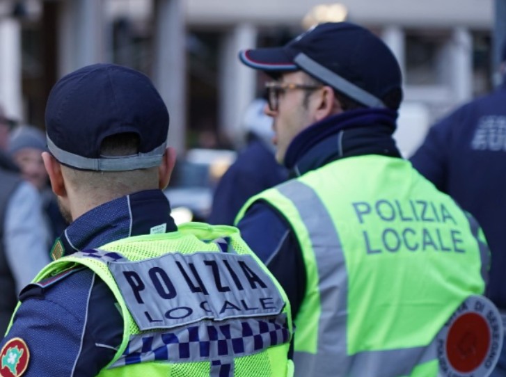 Alcolici a minorenni, denunciato il titolare di un minimarket
