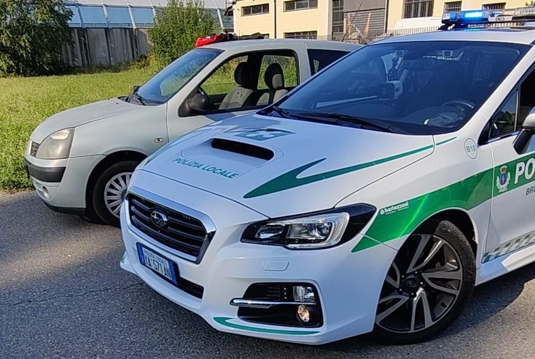 Senza patente guidava un’auto senza assicurazione: maxi multa della Locale
