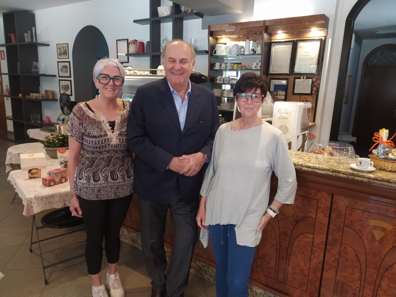 Sorpresa a Vedano al Lambro, in paese spunta Gerry Scotti