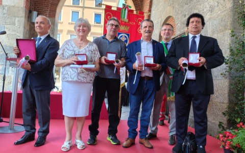 Commozione e applausi per i Giovannini d’Oro