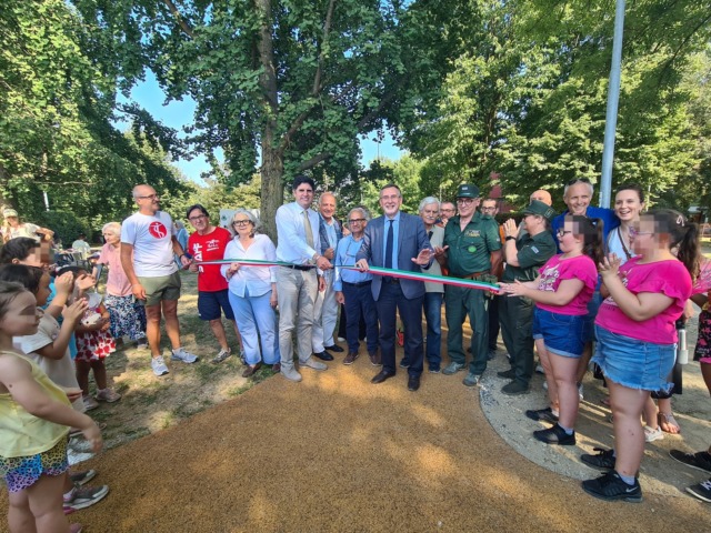 Taglio del nastro per il rinnovato parco di via Solone – Boezio