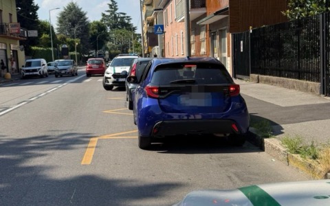 Senza documenti e alla guida di un auto a noleggio “rubata”: 27enne verso l’espulsione