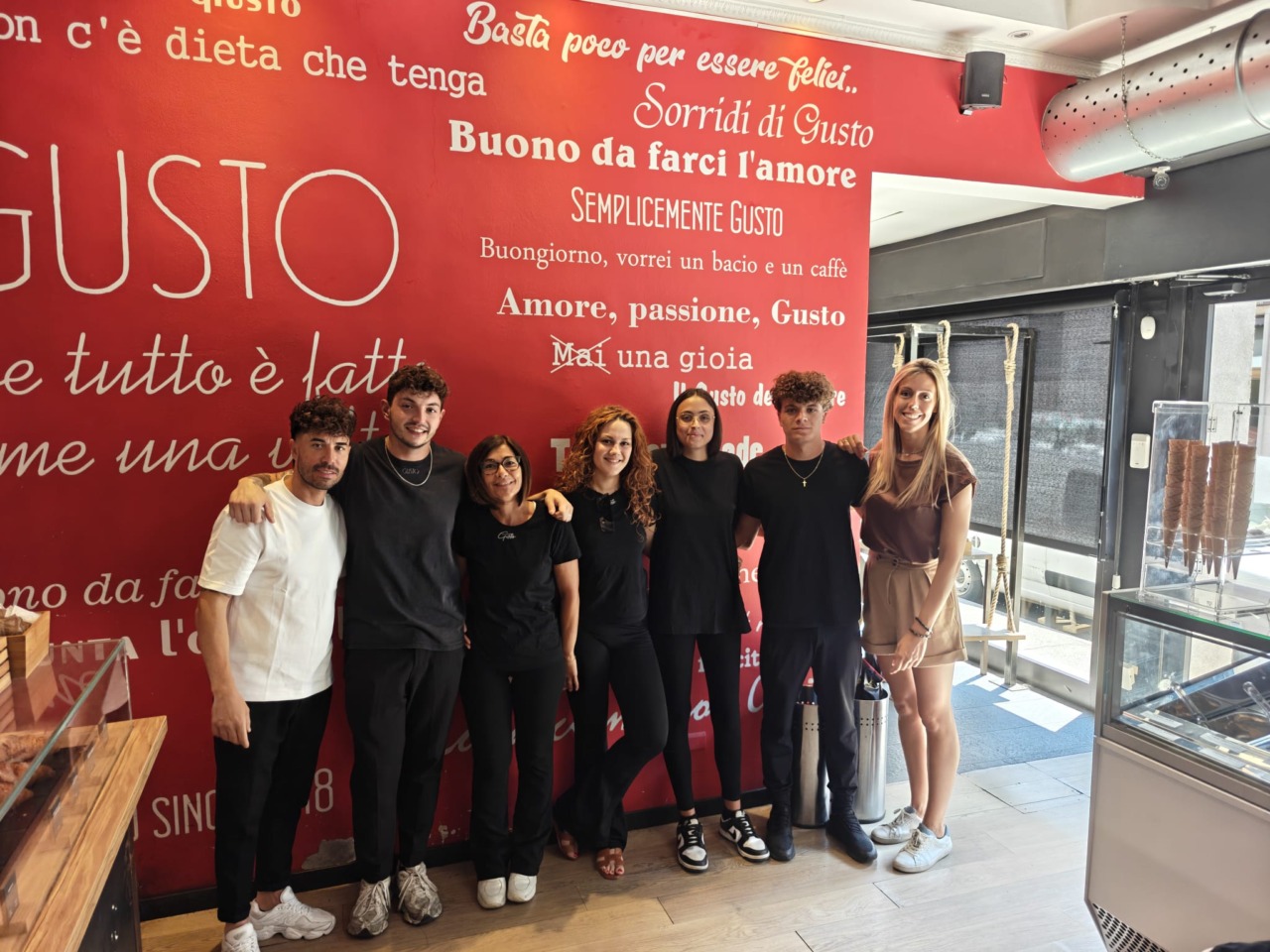 Blackout senza fine, la denuncia della gelateria: «Un incubo»
