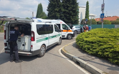 Scontro tra auto in via Diaz, tre feriti