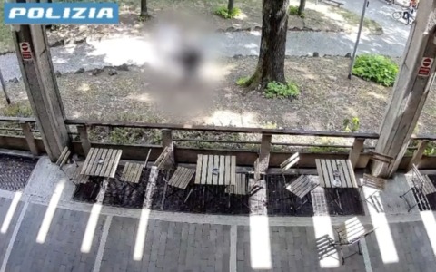 La violenta lite finisce con gli arresti: due giovani accusati di tentato omicidio