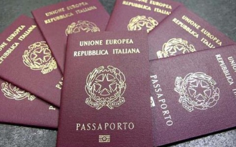 Open day in Questura per fare il passaporto