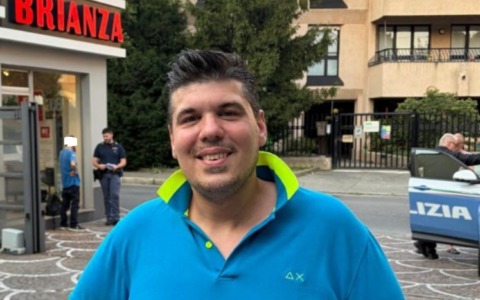 Ristoratore coraggioso fa acciuffare il vandalo seriale che sfregiava le auto