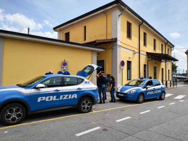 Notte di controlli alla stazione di Carnate: 80 persone identificate, sequestrati un coltello e hashish