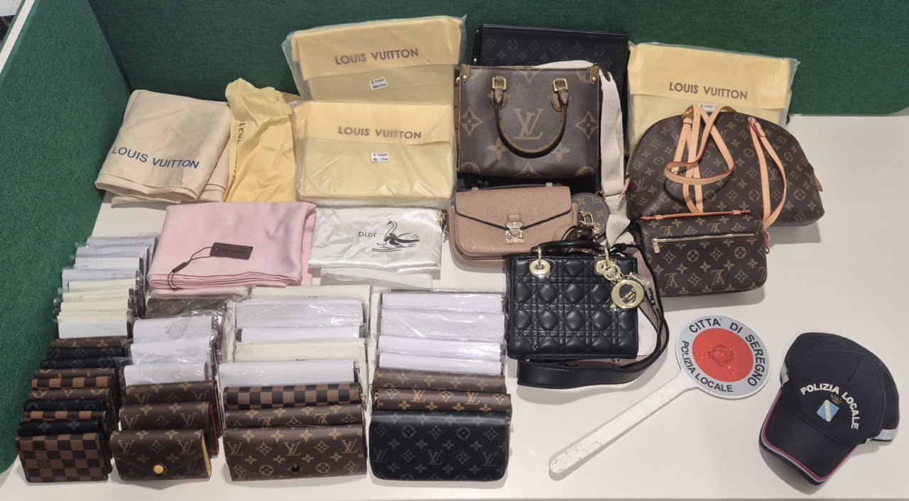 Vendeva abusivamente merce contraffatta, denunciato e sanzionato per 3mila euro