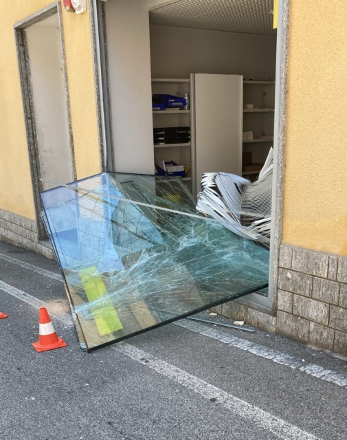 Briosco, ufficio postale chiuso fino a fine luglio in seguito all’incidente causato da un camion