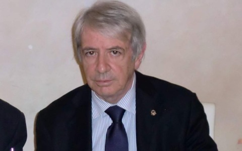 Inventò la telecronaca a due voci: addio a Luigi Colombo