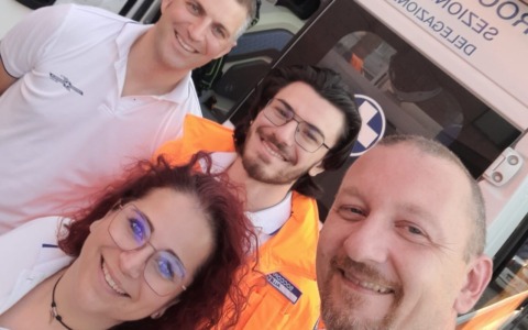 Soccorritori della Croce Bianca fanno nascere una bambina