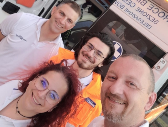 Soccorritori della Croce Bianca fanno nascere una bambina