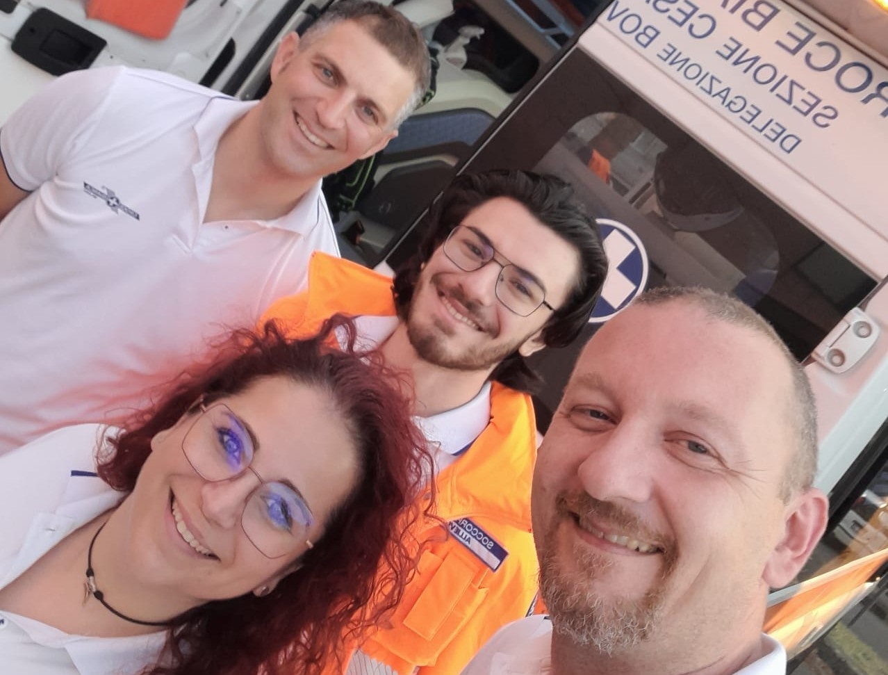 Soccorritori della Croce Bianca fanno nascere una bambina