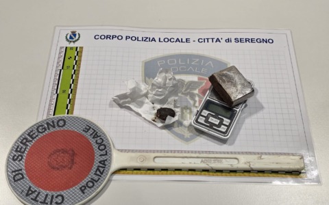 Blitz negli edifici dismessi, quattro denunciati e sequestro di droga