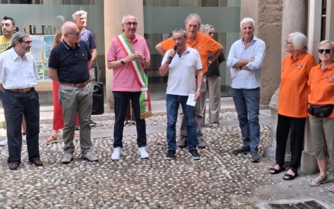 Inaugurato un nuovo mezzo per il trasporto disabili