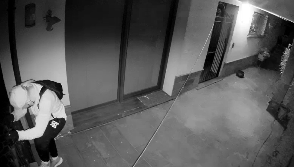 Scorribande dei ladri vicino all’ospedale di Carate. I residenti: «Pronti  alla vigilanza privata»