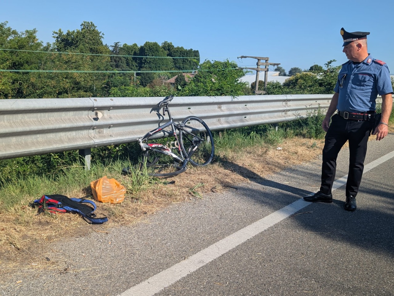 Gravissimo ciclista travolto da un’auto