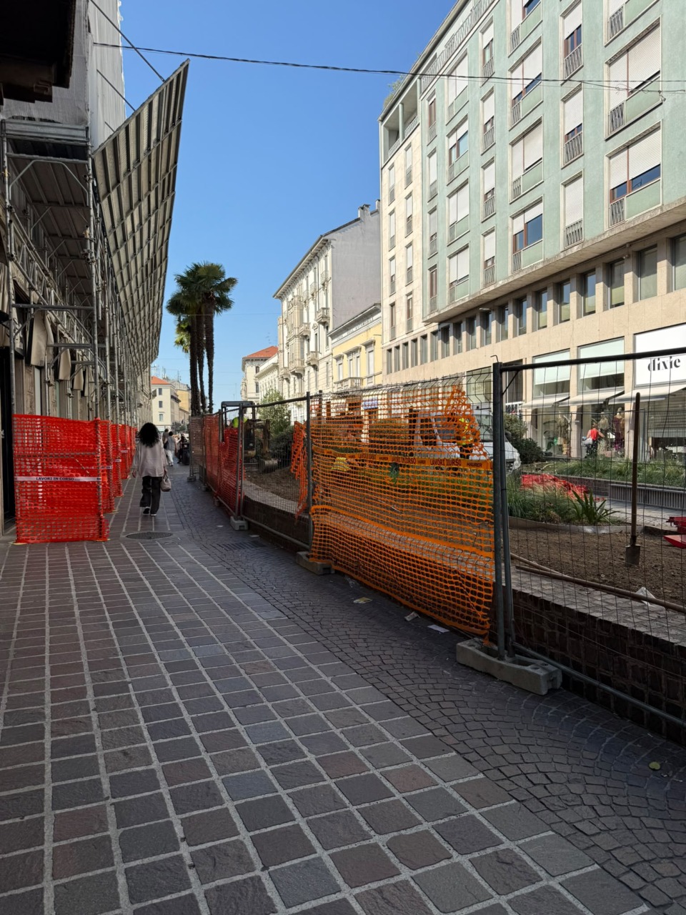 Partita la riqualificazione delle aiuole in via Italia