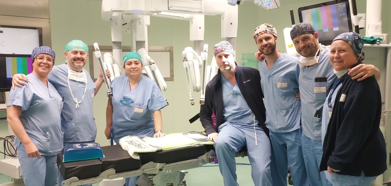 Scopre una rara malformazione dopo il parto: al San Gerardo di Monza intervento da record con il robot