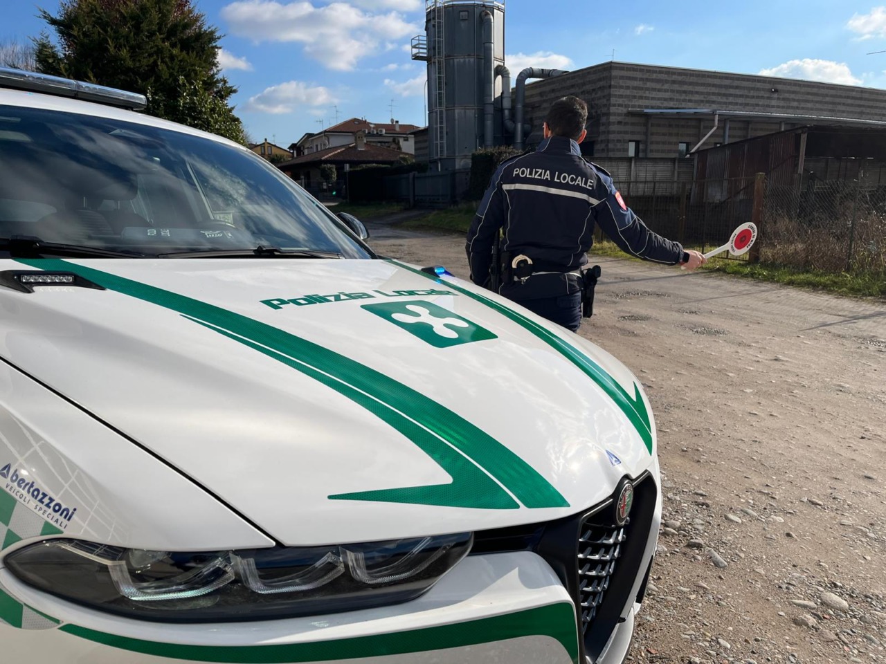 Assicurazione falsa, truffa ai danni di un automobilista