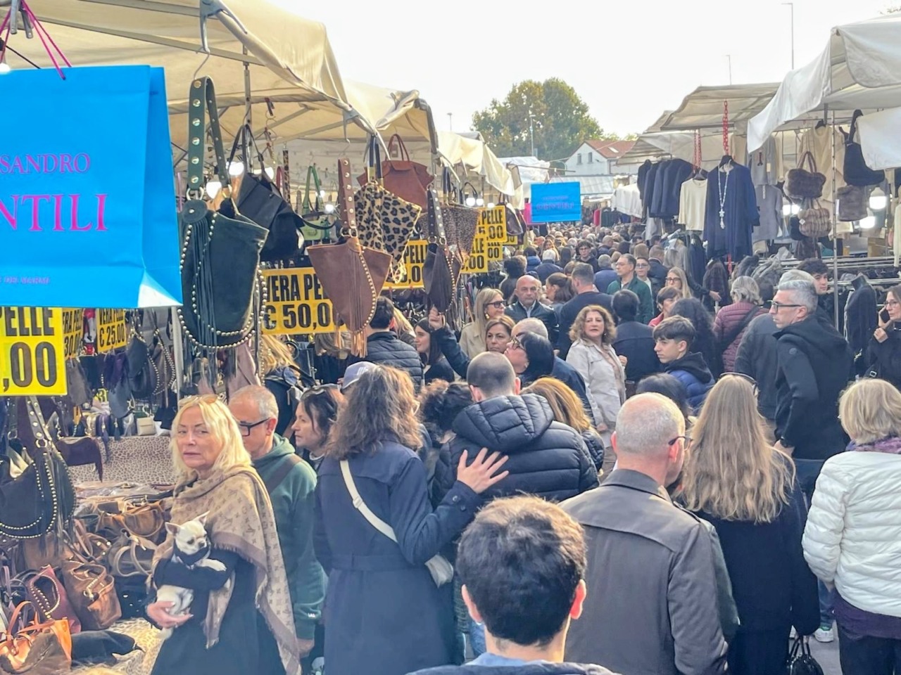 Gli ambulanti di Forte dei Marmi tornano a Seveso