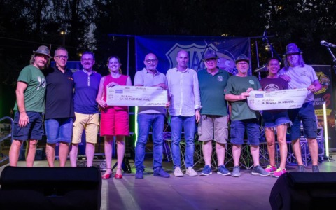 A Meda Estate trionfa la solidarietà: il Gruppo alpini aiuta altre due realtà