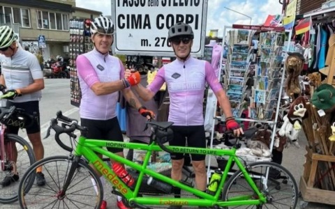Detto, fatto: in tandem dal Duomo di MIlano allo Stelvio insieme all’amico ipovedente