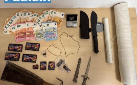 Malviventi in monopattino arrestati per la rapina di una collanina