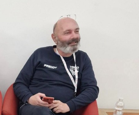 Scuola e pallavolo piangono il professore che insegnava a volare alto