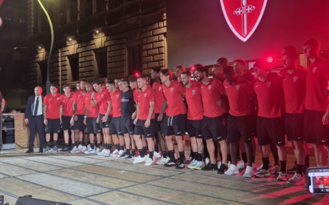 Cori, applausi ed emozioni: presentato in piazza l’AC Monza 2026/2027