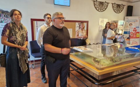 L’arte contemporanea svela la storia di Arcore: inaugurate le “Finestre sulla Cappella Vela”