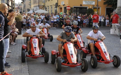 Simulatore di guida e “Gran pedalata” con i go-kart accendono la festa a Concorezzo