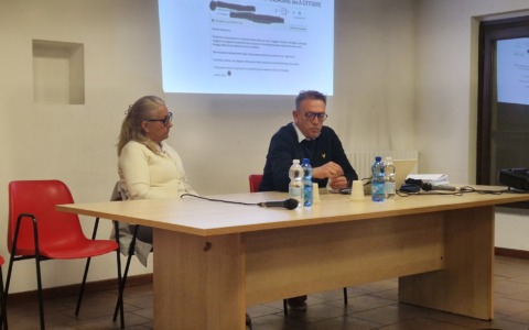 Cattivi odori a Bernate: il Comune di Arcore si muove e chiede di accelerare verifiche e soluzioni