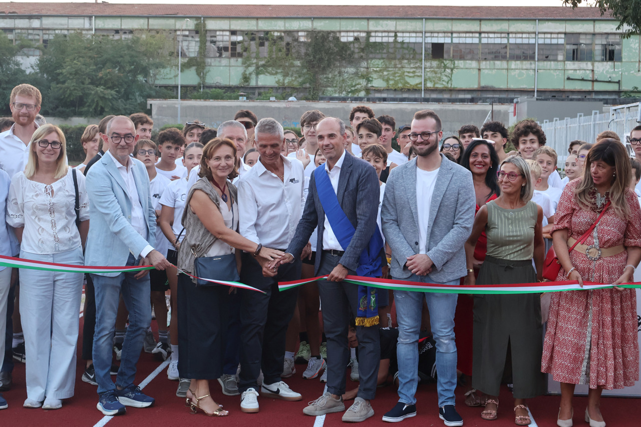 Nuova vita per la pista di atletica delle scuole Frisi, Mosè Bianchi e Hensemberger: investimento da quasi 100mila euro