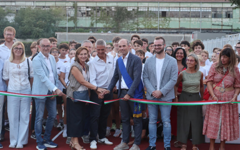 Nuova vita per la pista di atletica delle scuole Frisi, Mosè Bianchi e Hensemberger: investimento da quasi 100mila euro