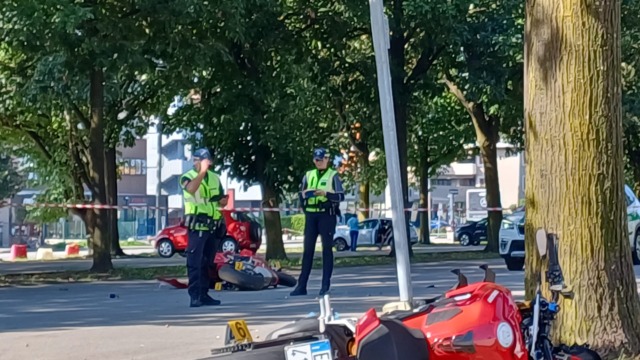 Schianto tra due moto in viale Sicilia a Monza, muore un 41enne dopo il ricovero al San Gerardo