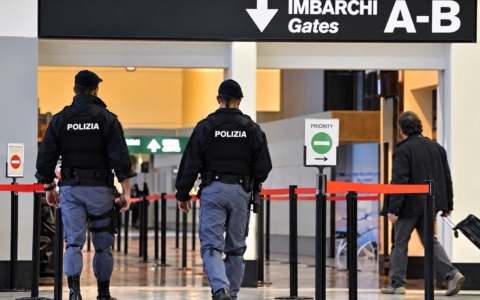 Violenze e minacce alla compagna: espulso
